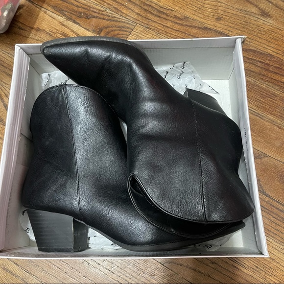 Black Women Booties - Picture 7 of 12